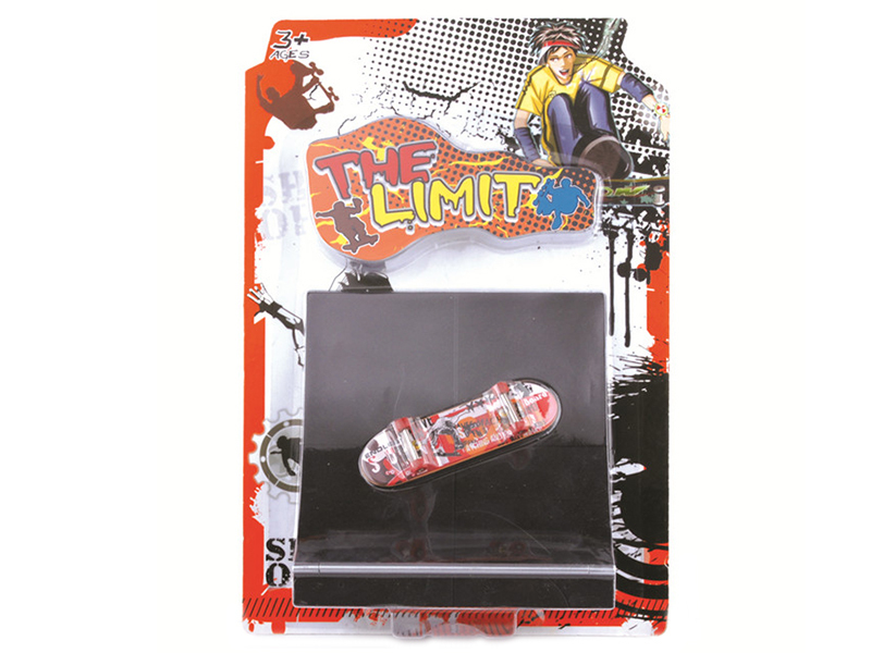 Skateboard 9,5cm kov s rampou 2